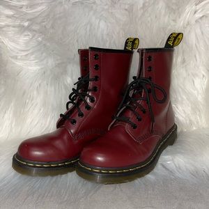 1460 Women’s Smooth Dr. Marten Leather Lace Up Boots. Size 7